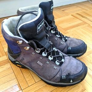 Ahnu size 7 hiking boots